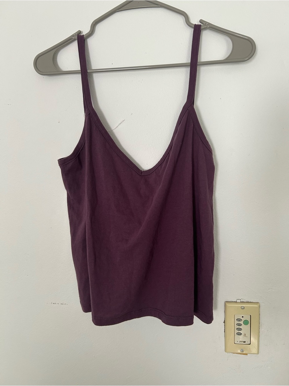 βοΈ3/$25 Richer poorer purple Vneck tank top large cotton USA